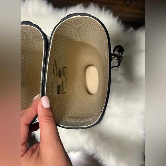 Hunter classic tall rubber boots black EUC size 6 medium or 7 narrow - Picture 5 of 9